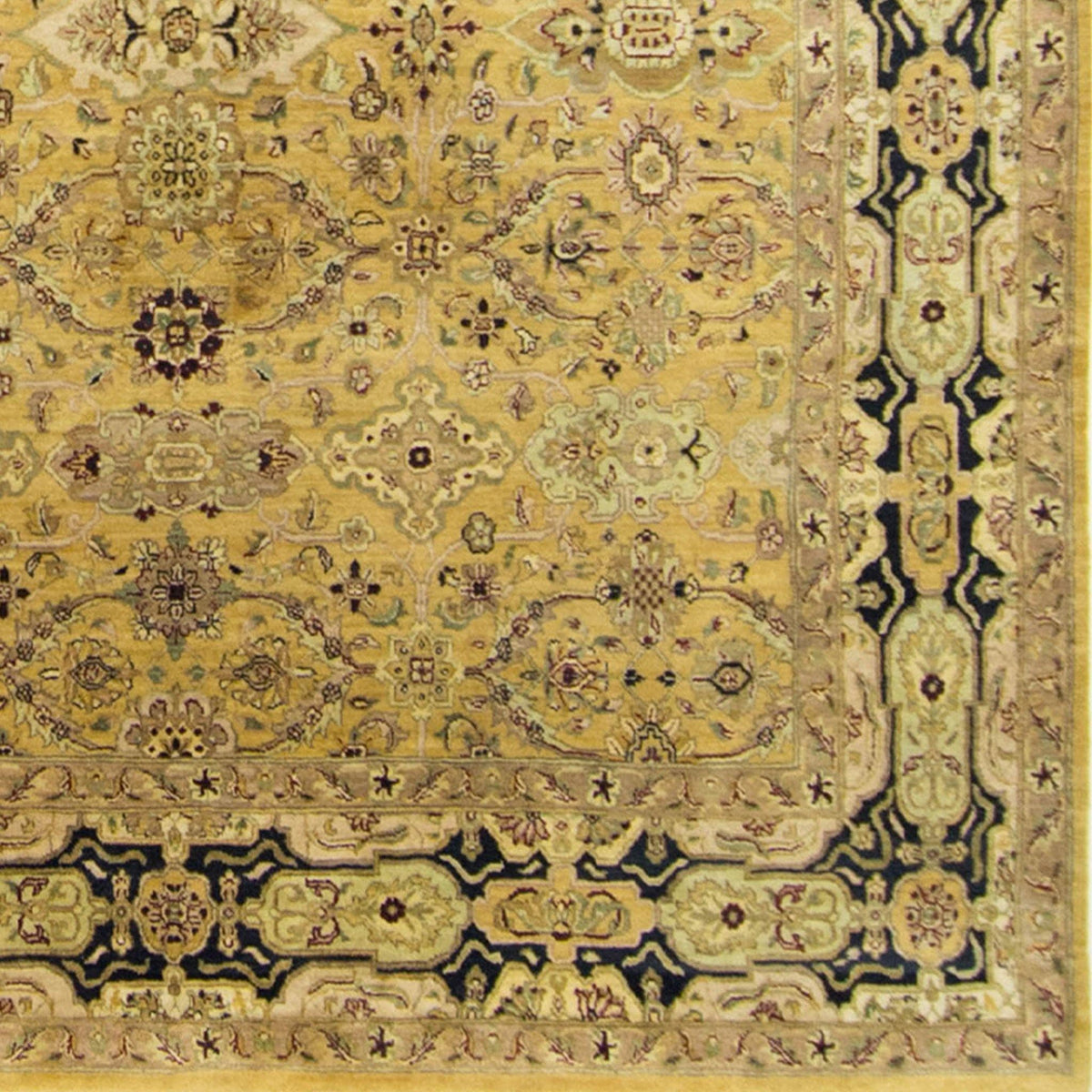 Fine Hand-knotted Traditional Wool Rug 275cm x 372cm