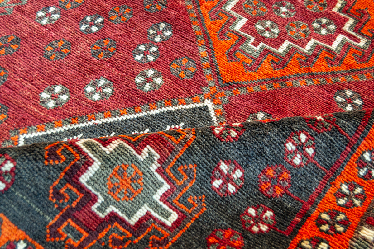 Hand-knotted 100% Wool Shiraz Persian Rug 155cm x 272cm