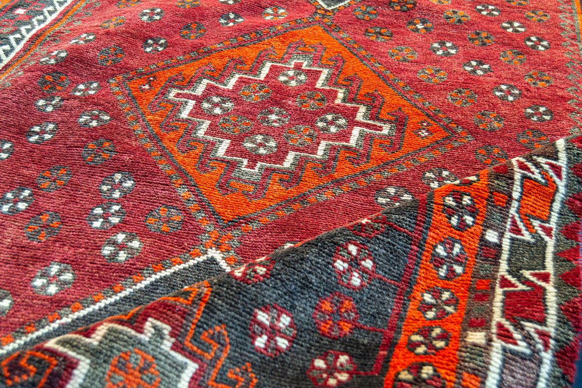 Hand-knotted 100% Wool Shiraz Persian Rug 155cm x 272cm