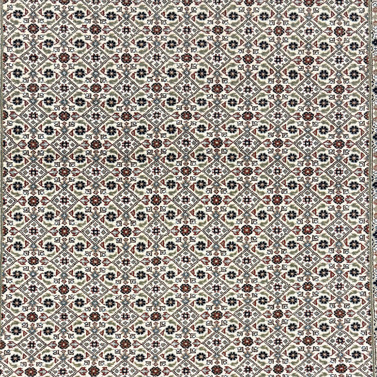 Fine Handmade Wool &amp; Silk Traditional Small Rug  127cm x 185cm