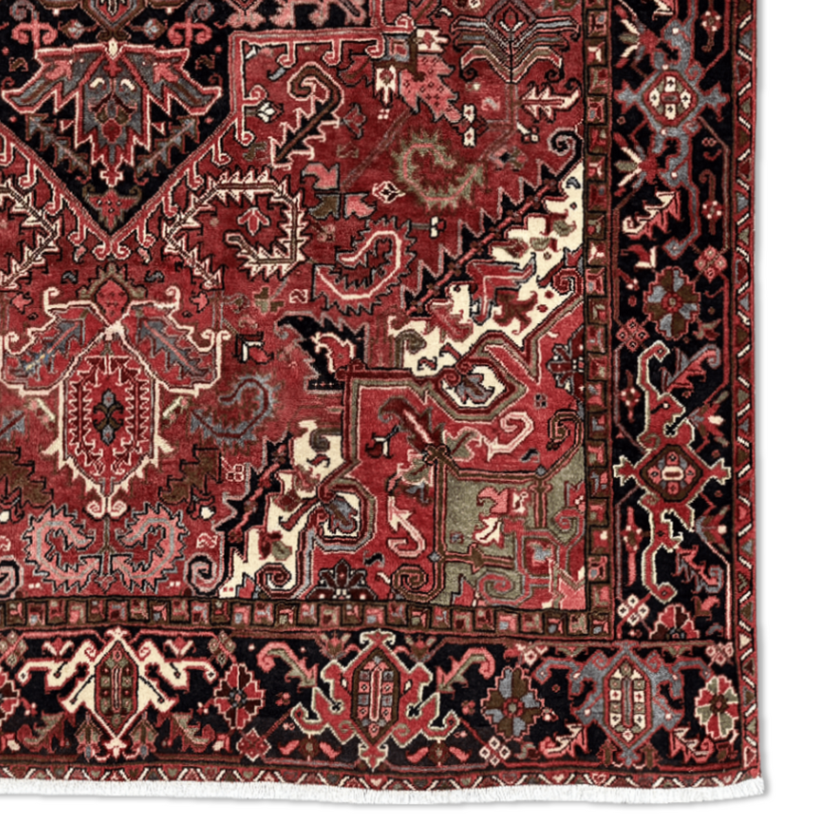 Fine Hand-knotted Traditional Heriz Persian Rug 234cm x 349cm