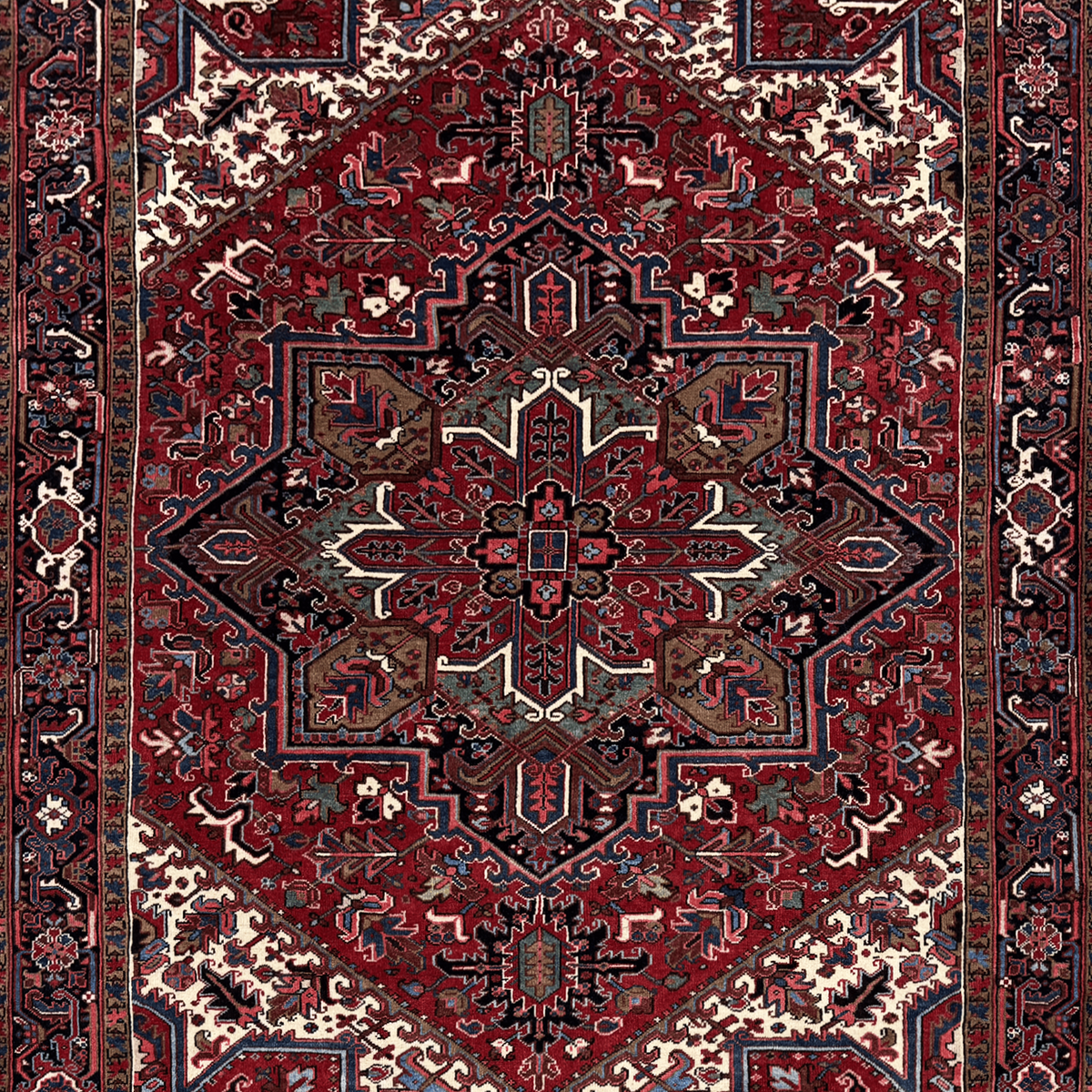 Fine Hand-knotted Traditional Heriz Persian Rug265cm x 346cm