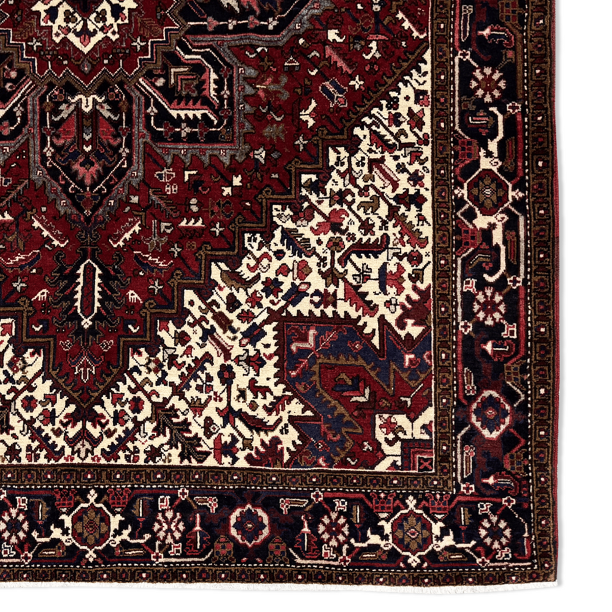 Fine Hand-Knotted Persian Heriz Wool Rug 230 x 295 cm