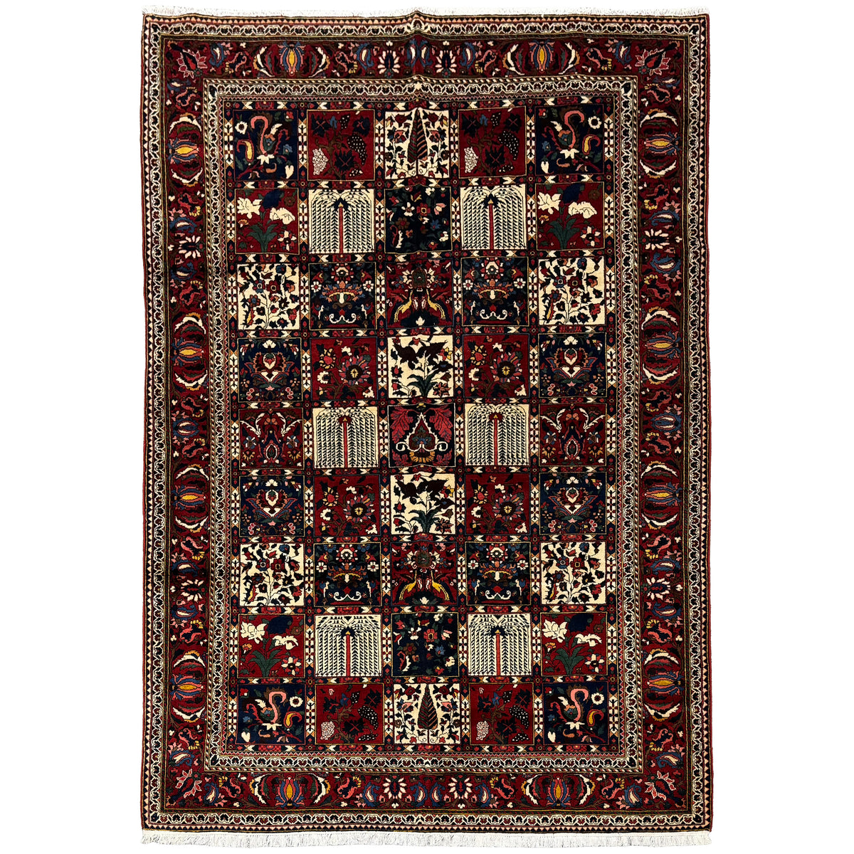 Fine Hand-knotted Wool Bakhtiari Persian Rug 215cm x 300cm