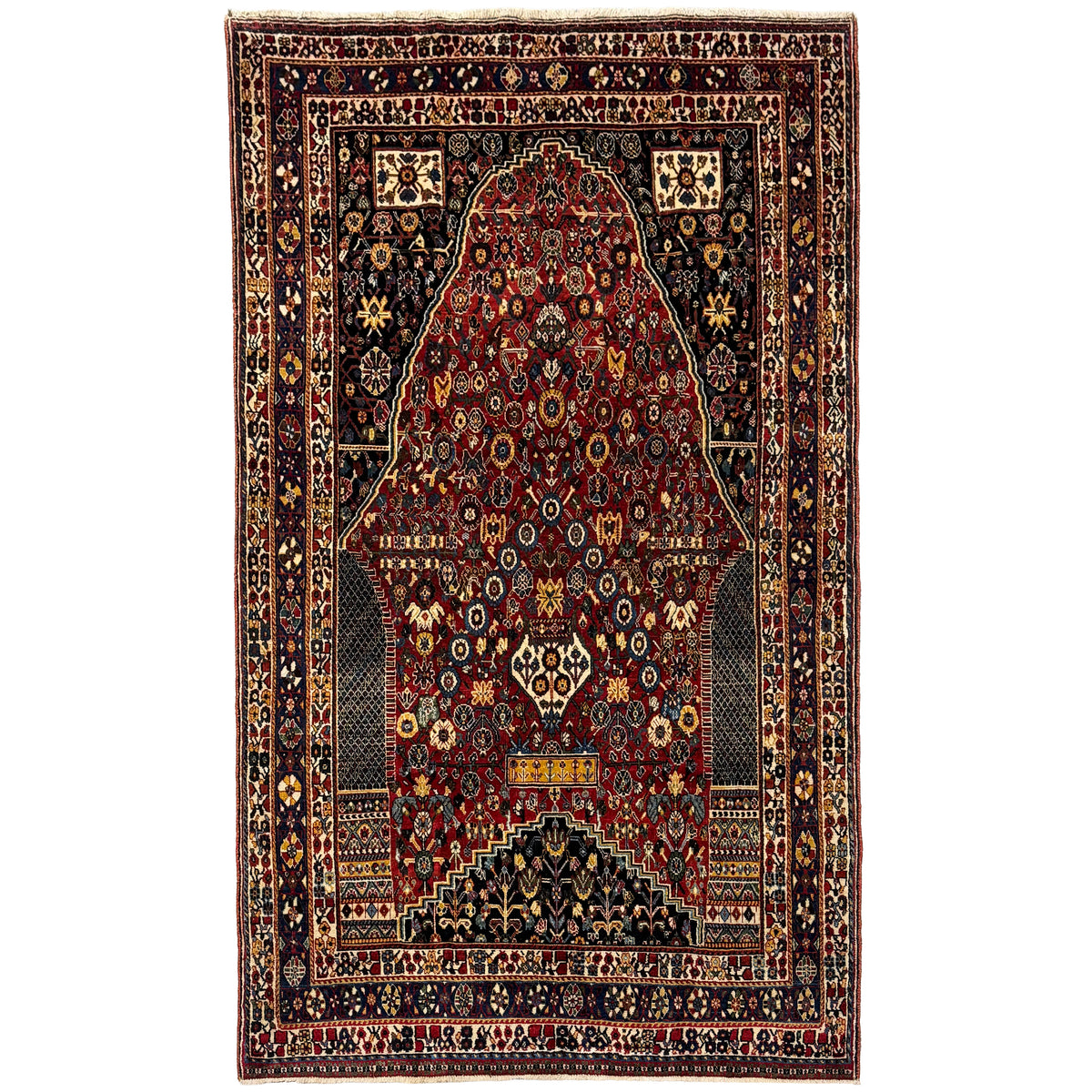 Fine Hand-knotted Persian Shiraz Rug 140cm x 242cm