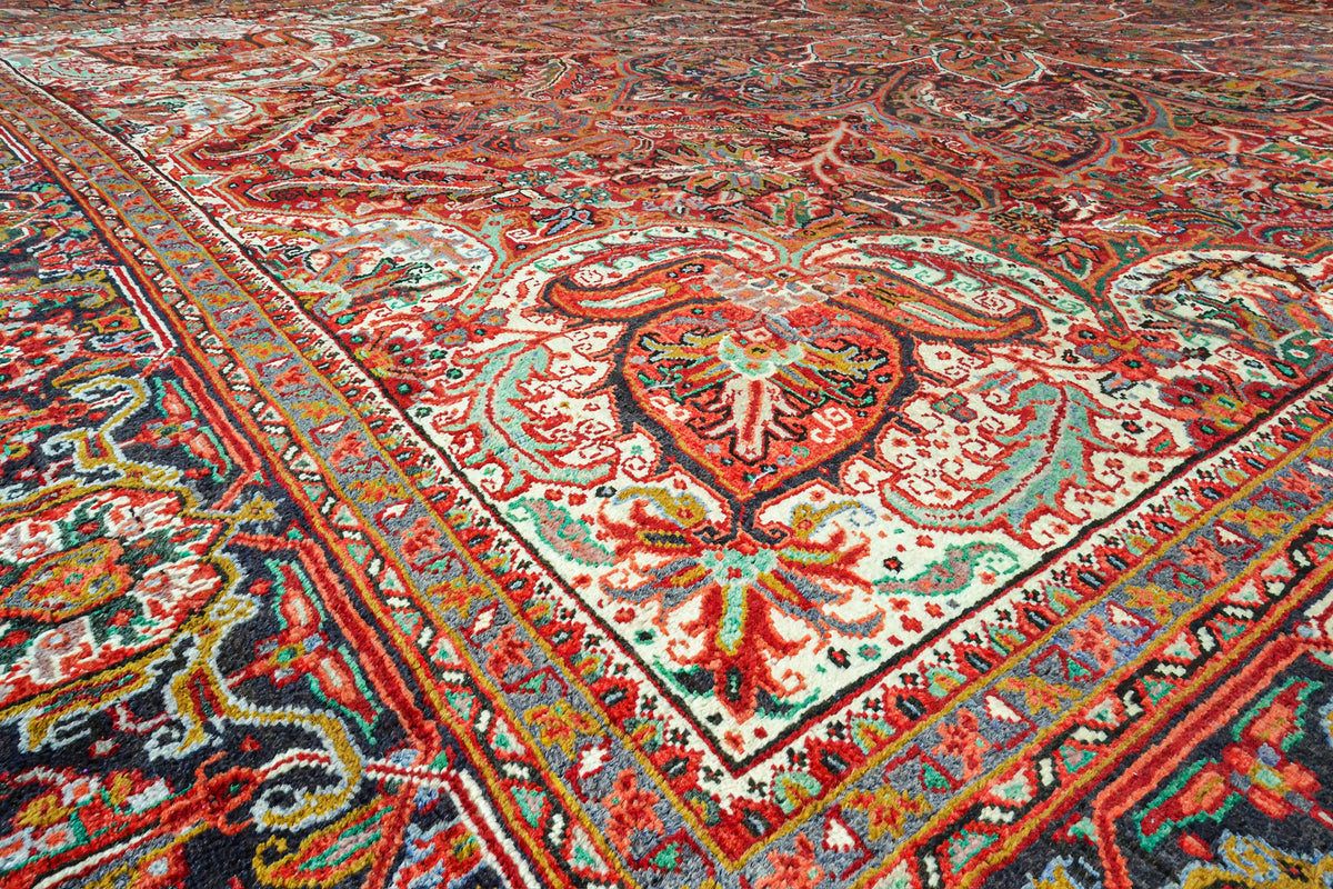 Fine Hand-knotted 100% Wool Vintage Persian Heriz Large Rug 310cm x 385cm