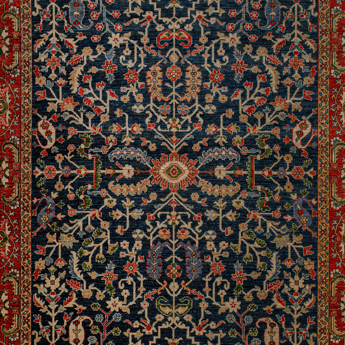 Fine Hand-knotted Wool Traditional Rug 245cm x 298cm
