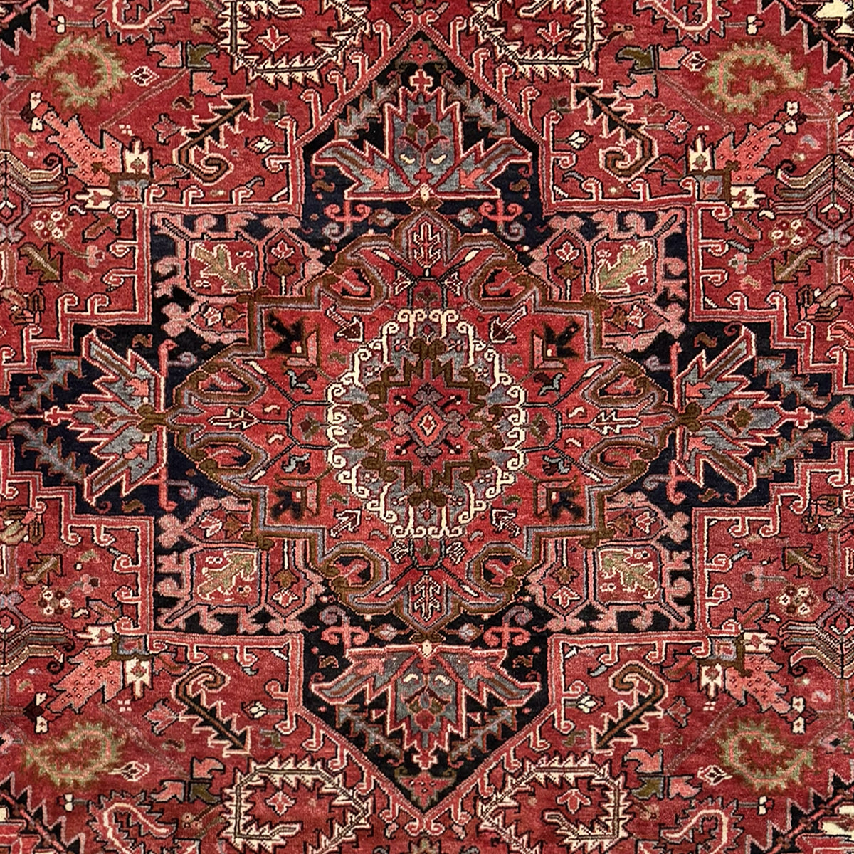 Fine Hand-knotted Wool Gravan Heriz Persian Rug  260cm x 339cm