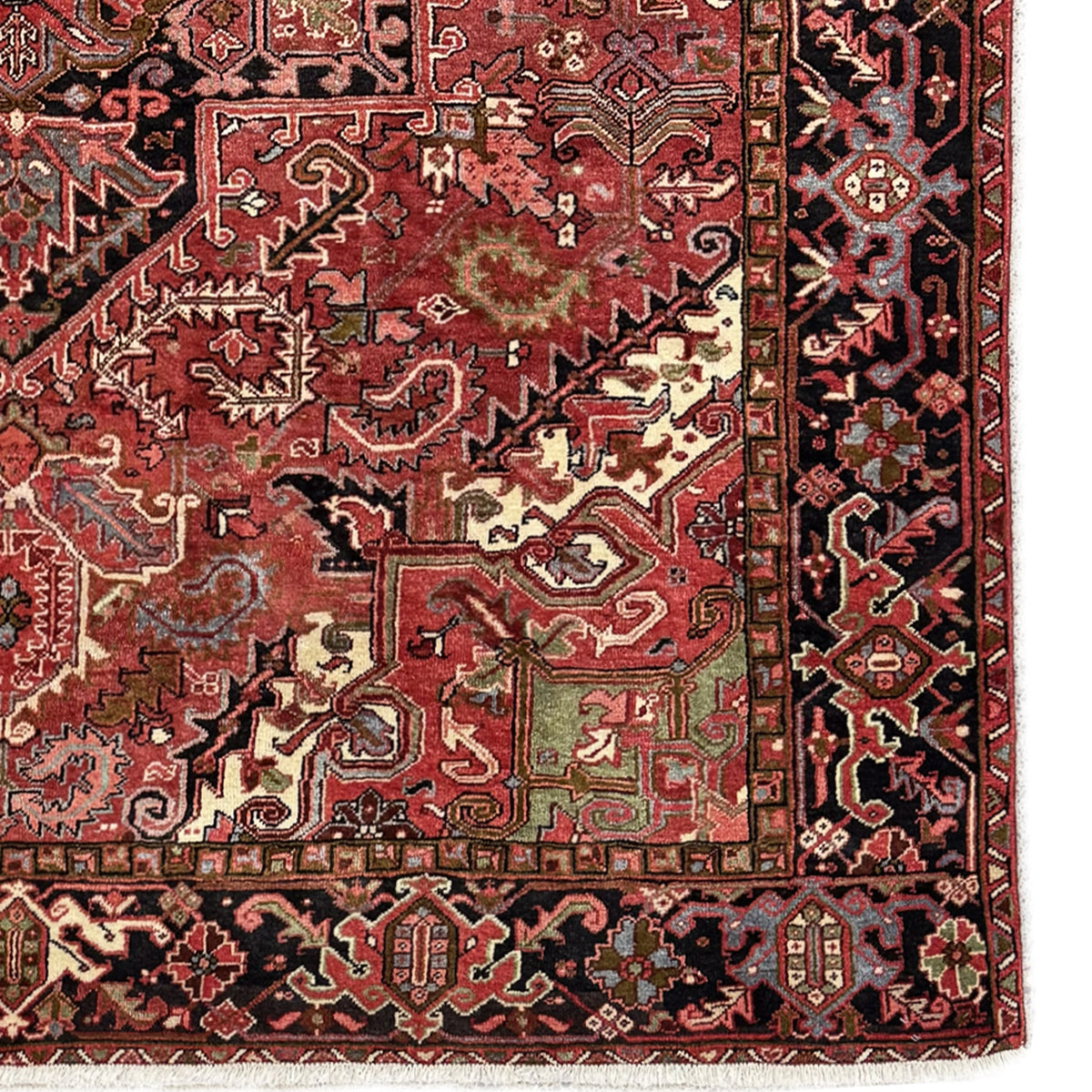 Fine Hand-knotted Wool Gravan Heriz Persian Rug  260cm x 339cm