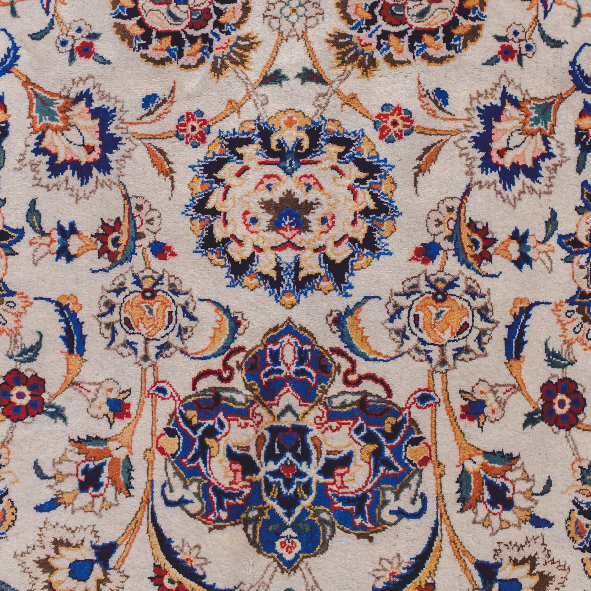 Classic Kashan Persian Rug – Fine Hand-Knotted Weave 323cm x 420cm