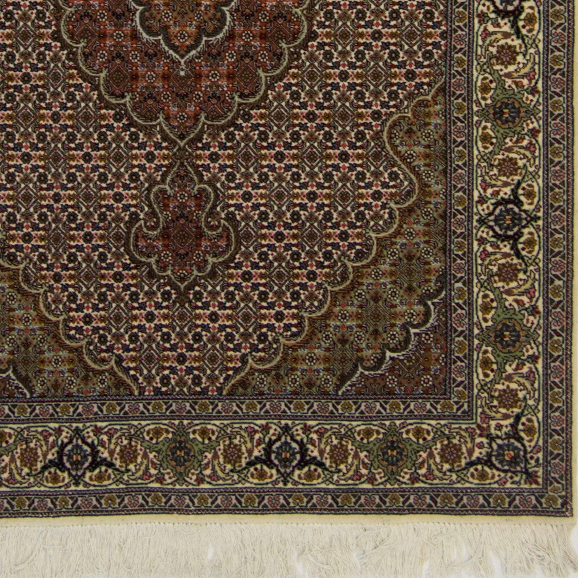 Fine Hand-knotted Persian Wool and Silk Tabriz - Mahi Design Rug 109cm x 148cm