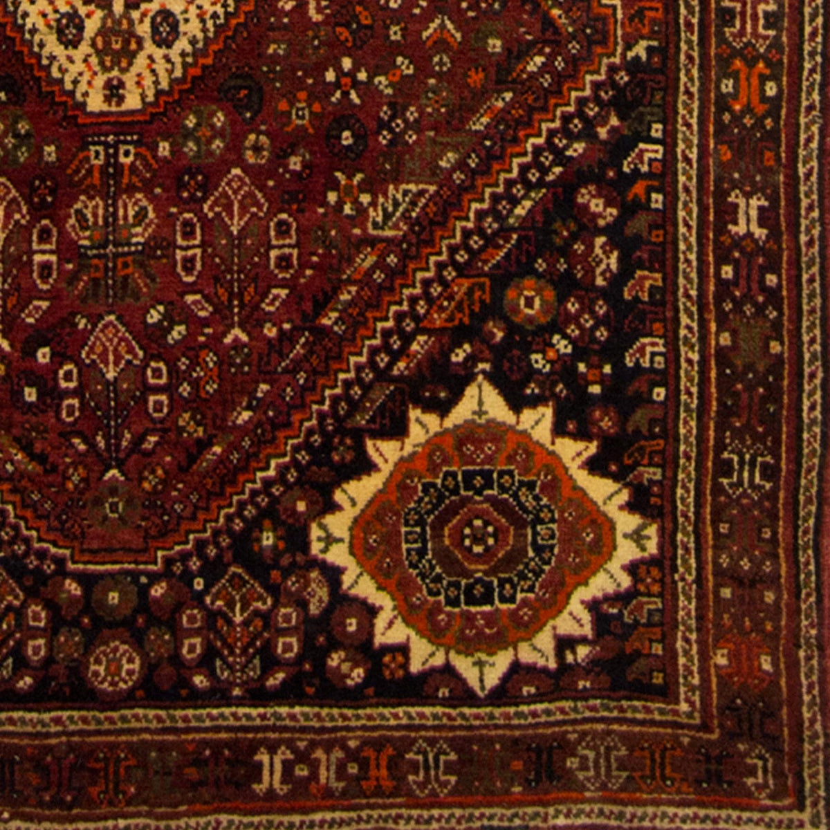 Fine Hand-knotted 100% Wool Persian Shiraz Rug 109cm x 173cm