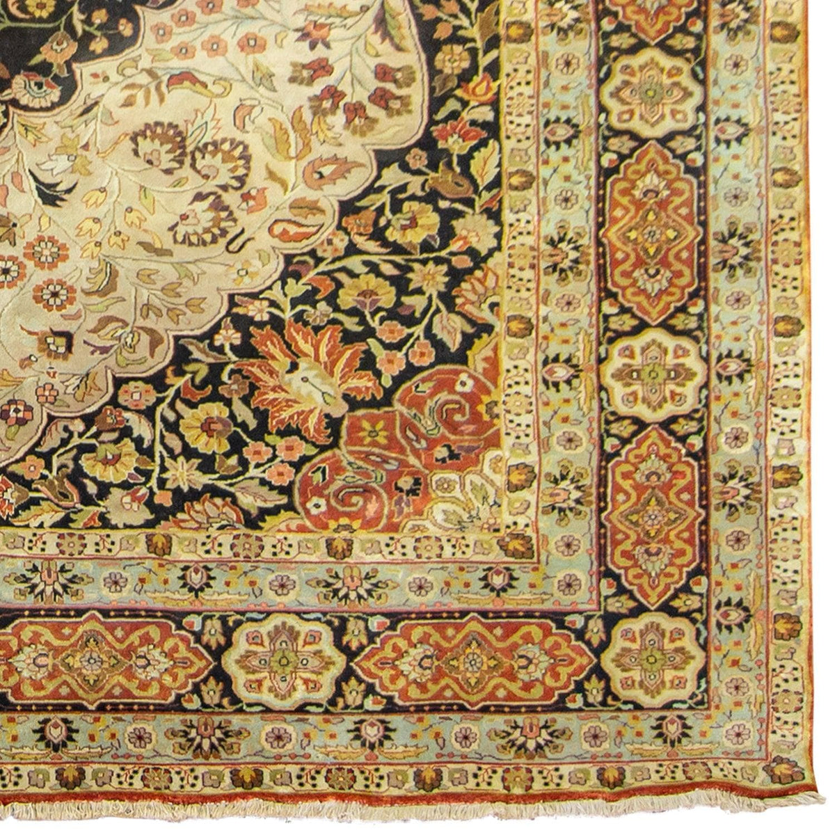 Fine Hand-knotted Wool Traditional Saruk Rug 271cm x 362cm