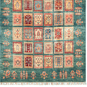 Fine Hand-knotted Traditional Green Wool Rug 177cm x 232cm