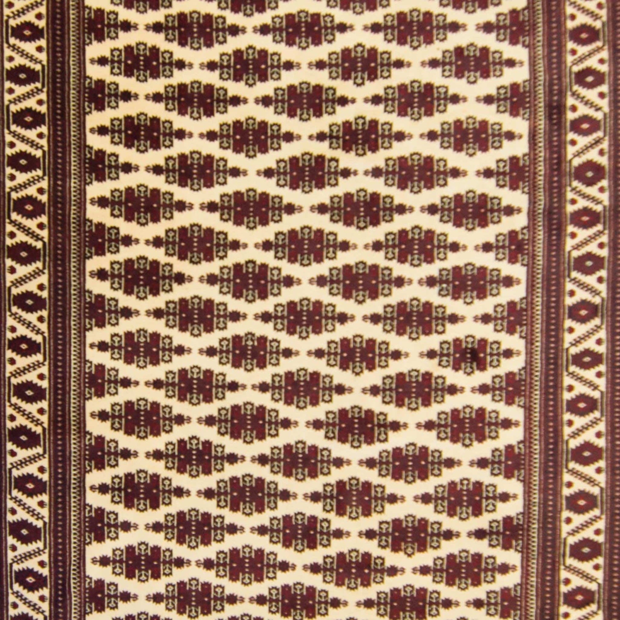 Fine Hand-knotted 100% Wool Turkmen Persian Rug 245cm x 396cm