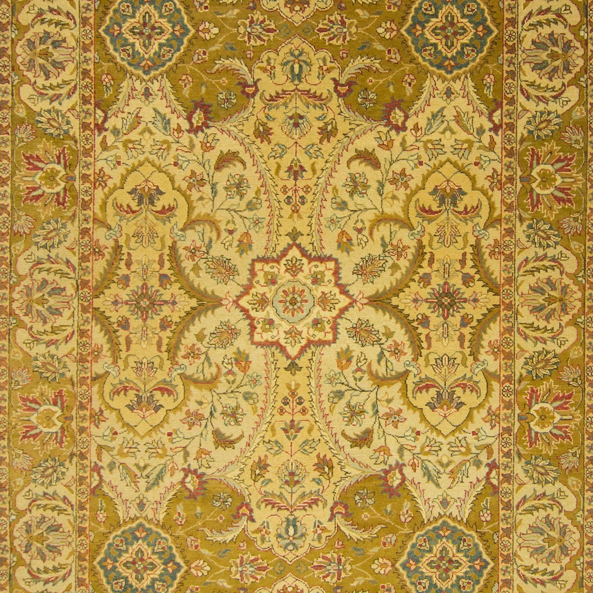 Hand-knotted Wool Traditional Rug 267cm x 366cm