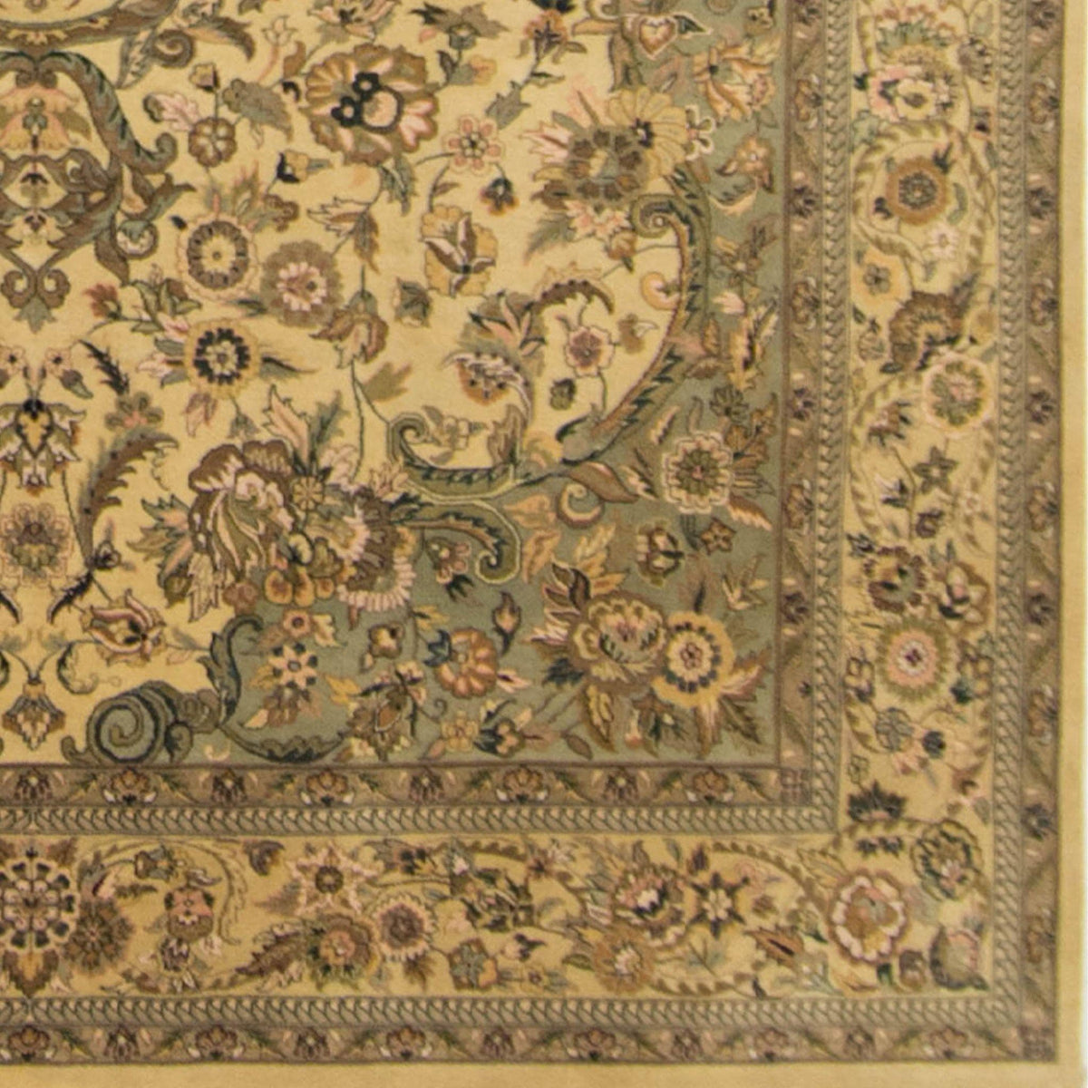 Fine Hand-knotted Traditional Rug 276cm x 363cm