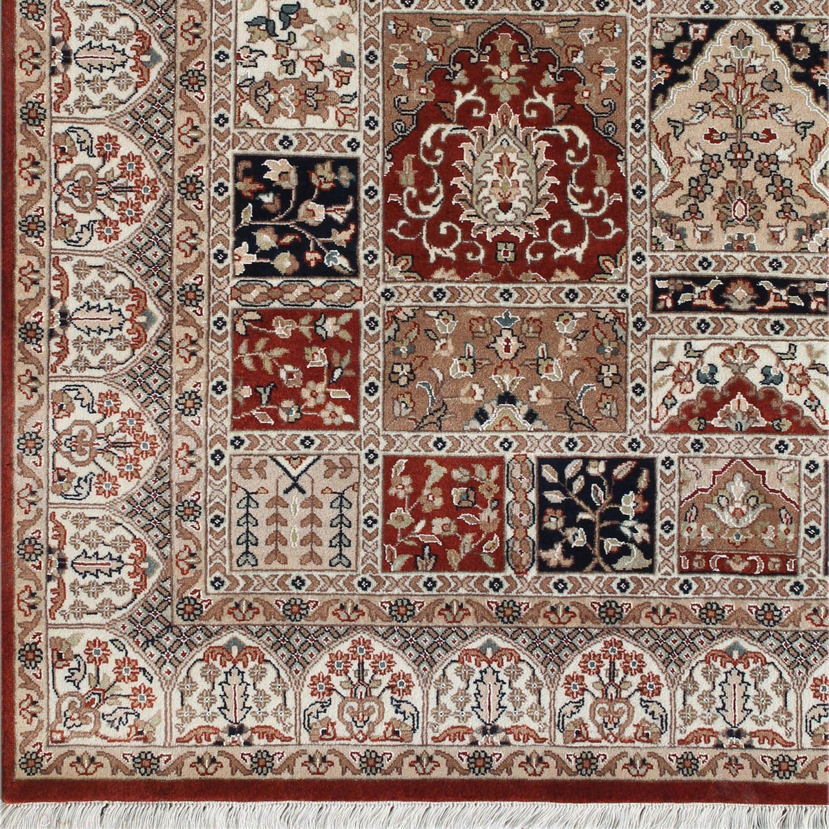 Fine Hand-knotted Wool &amp; Silk Bakhtiari Design Rug 170cm x 237cm