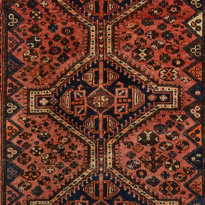 Fine Hand-knotted Persian Shiraz Rug 154cm x 241cm