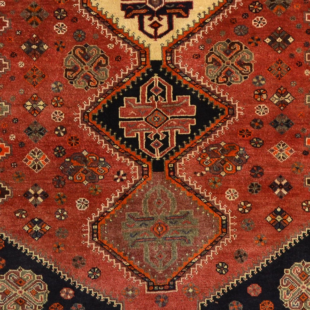 Fine Hand-knotted Persian Shiraz Wool Rug 165cm x 260cm