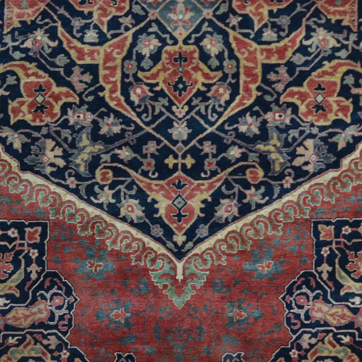 Fine Hand-knotted Farahan Wool Rug 245cm x 307cm