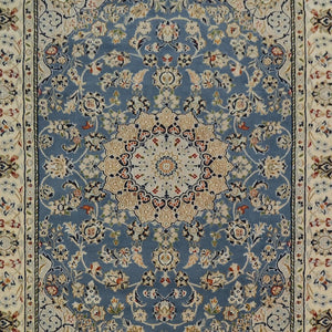 Fine Hand-knotted Wool Nain Rug 195cm 301cm