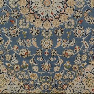 Fine Hand-knotted Wool Nain Rug 195cm 301cm