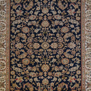 Fine Hand-knotted Wool & Silk Nain Rug 142cm x 203cm