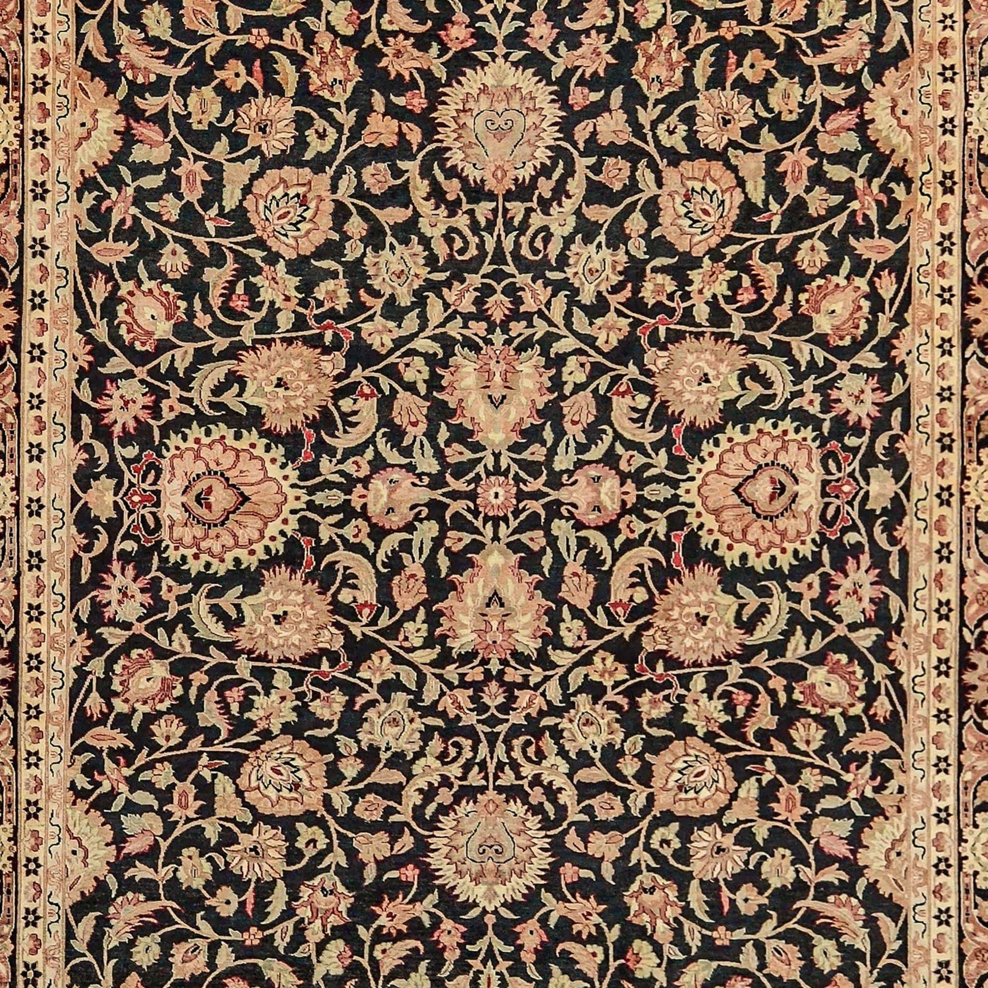 Fine Hand-knotted Vintage Design Wool Rug 272cm x 361cm