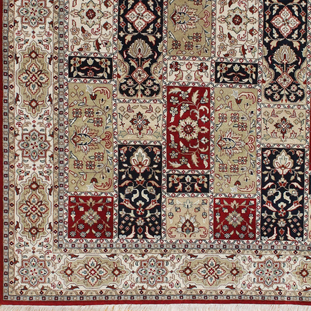 Fine Hand-knotted Wool &amp; Silk Bakhtiari Rug 175cm x 240cm