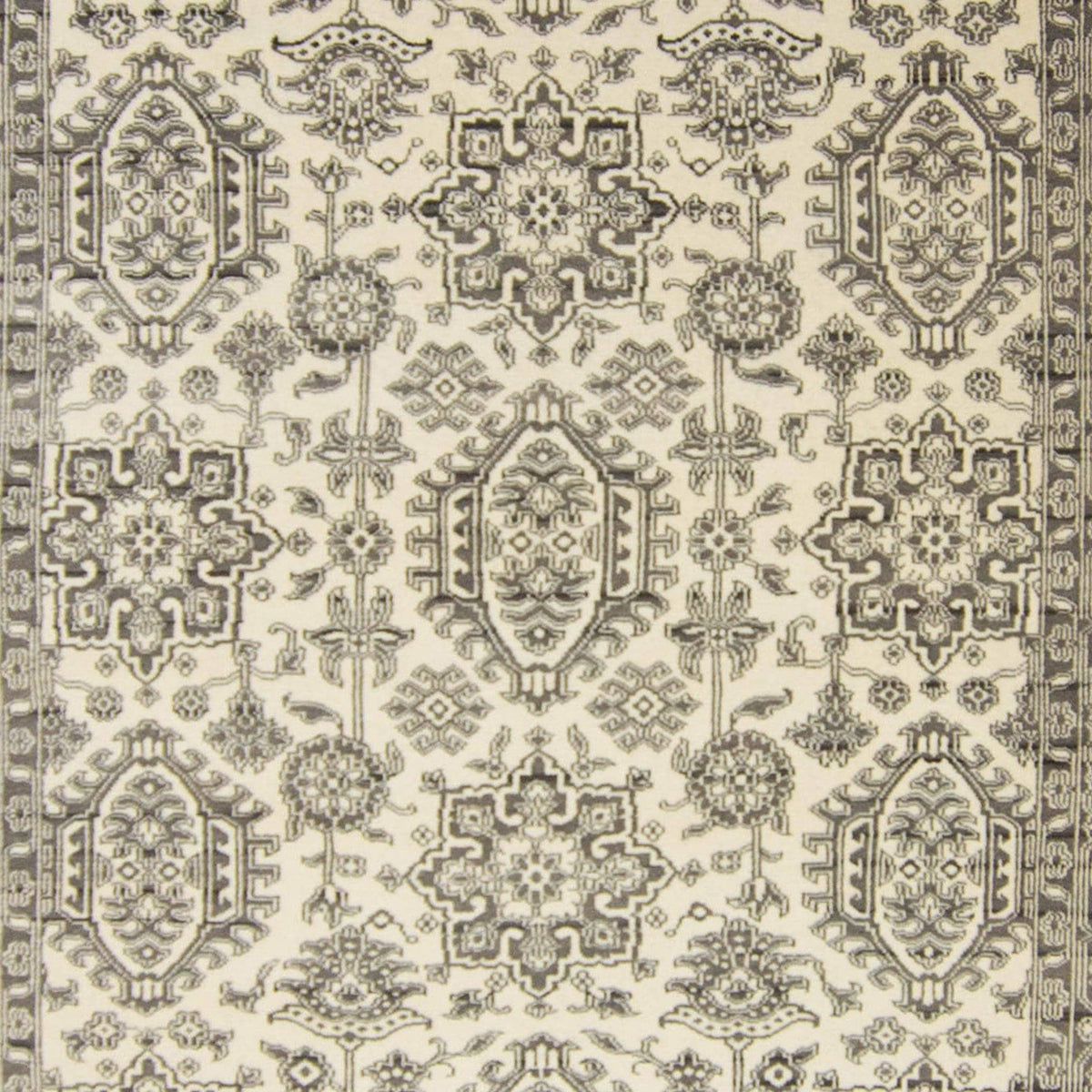 Modern Hand-knotted Wool Heriz Rug 246cm x 292cm