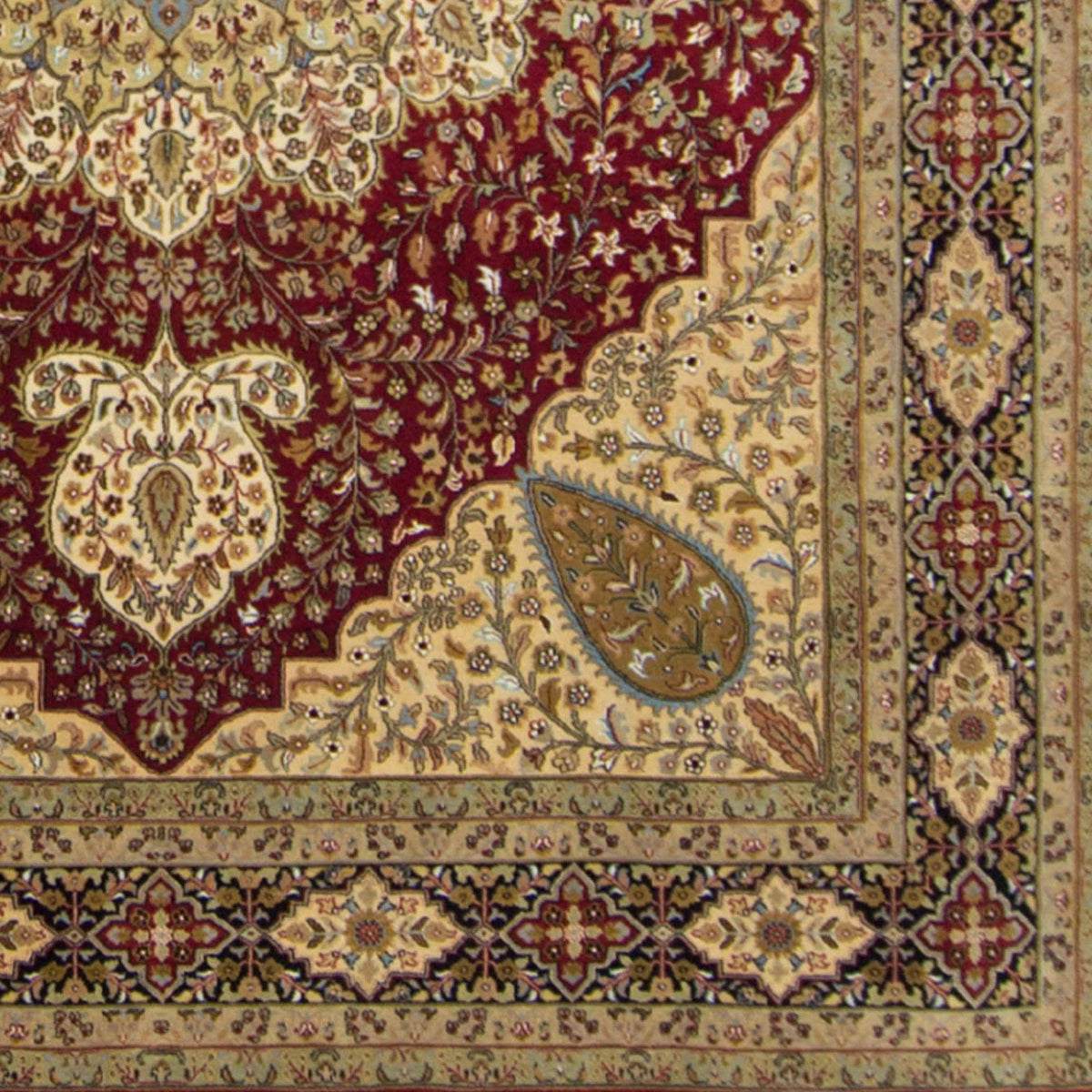 Fine Hand-knotted Wool and Silk Tabriz Design Rug 274cm x 363cm